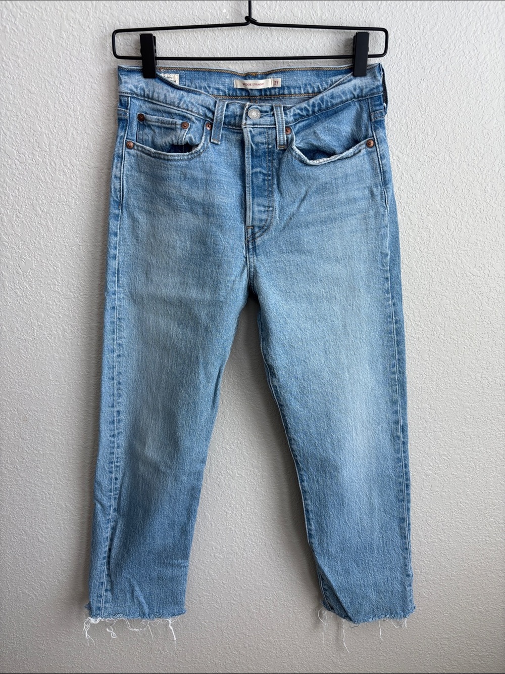 Levi's Premium Denim Light Wash High Rise Wedgie Straight Jeans size 27